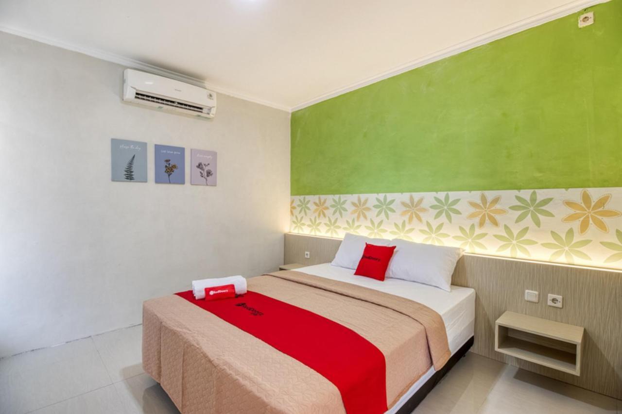 Hotel Reddoorz Near Malioboro Tugu Station Jogja 2 Yogyakarta Exterior foto