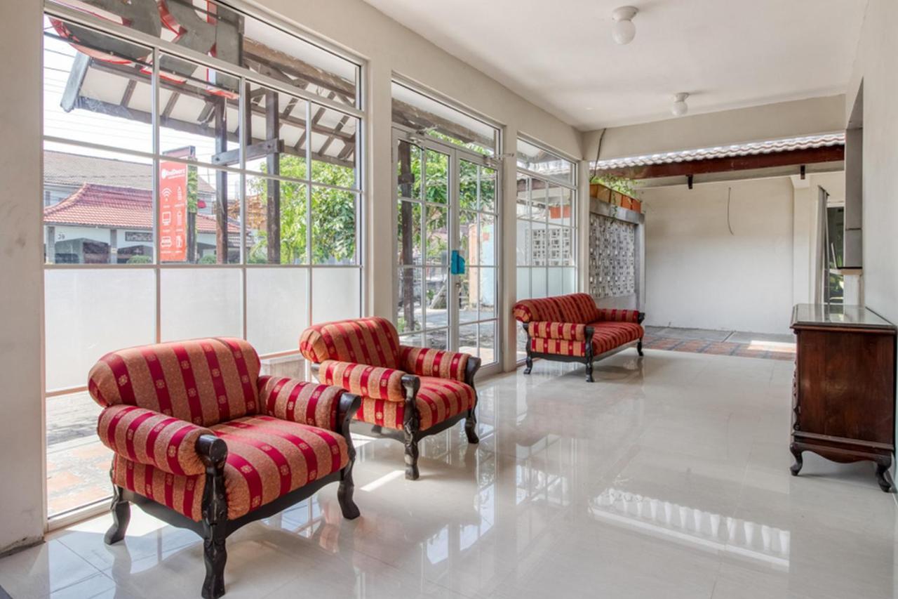 Hotel Reddoorz Near Malioboro Tugu Station Jogja 2 Yogyakarta Exterior foto